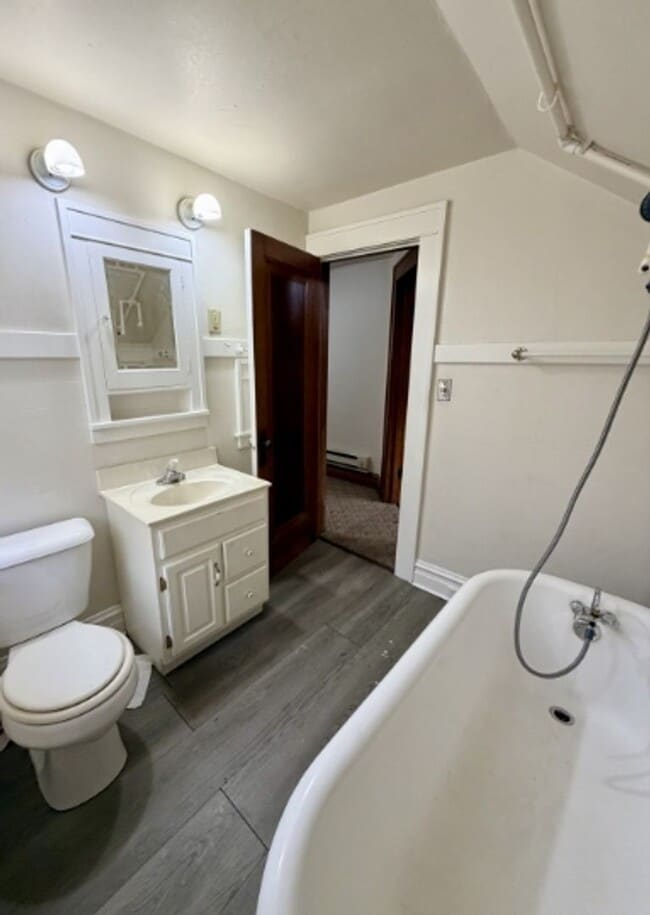 Building Photo - 1251 Walnut St