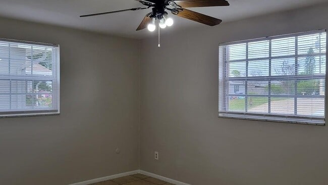 Building Photo - 3503 Oakhurst Dr