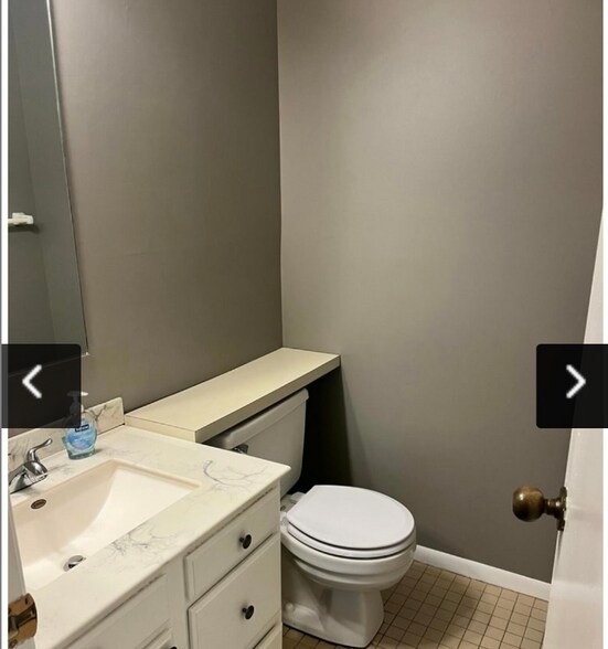 Building Photo - 1302 Hillburn Ave NW