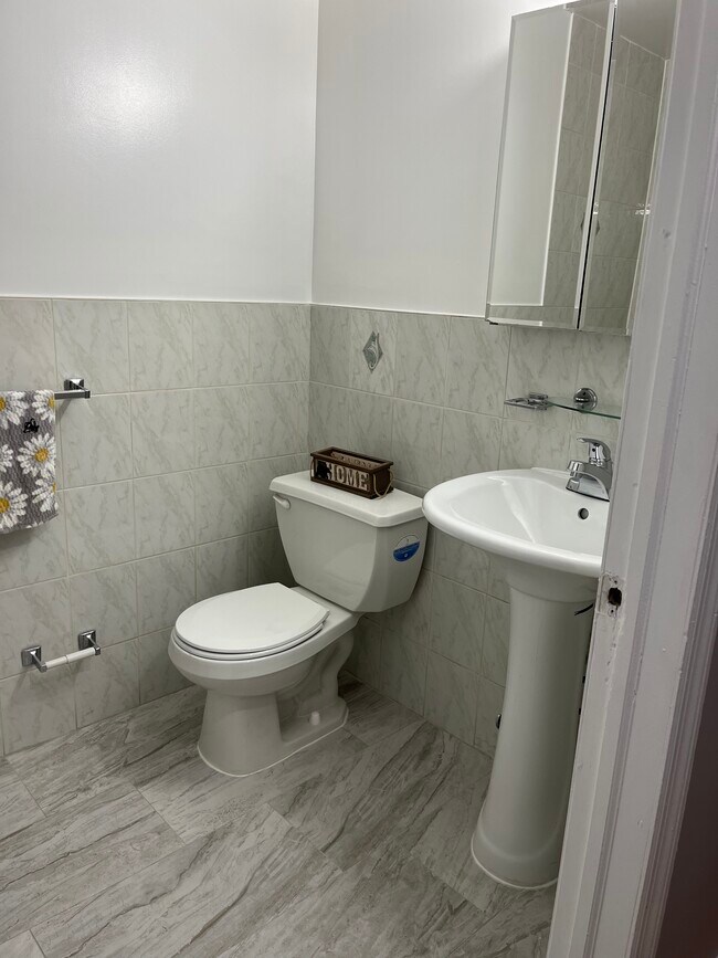 bathroom - master bedroom - 706 Ocean Ave