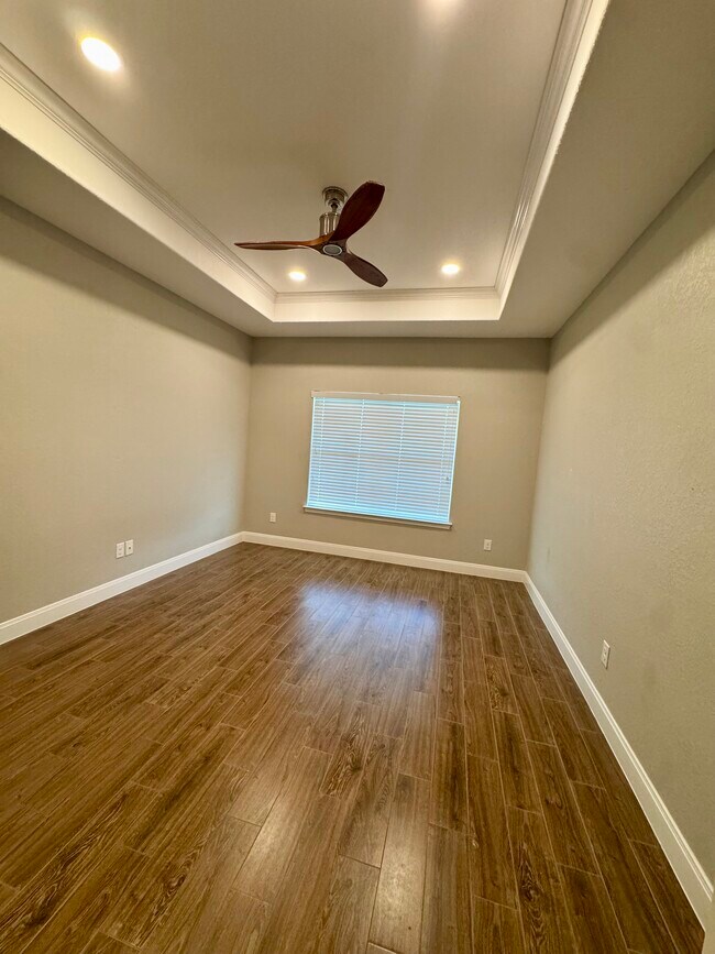 Building Photo - 124 Parkcrest