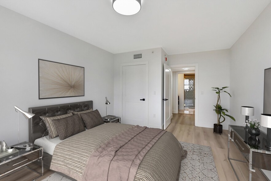 Guestroom - 651 Okeechobee Blvd