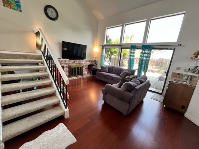 Living area - 1298 Chewpon Ave