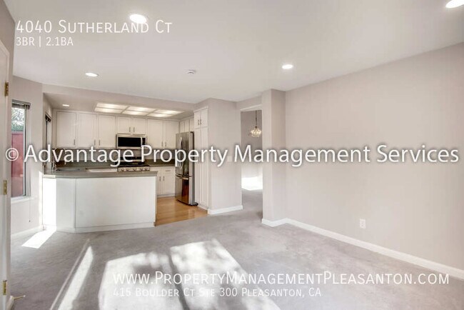 Building Photo - 4040 Sutherland Ct