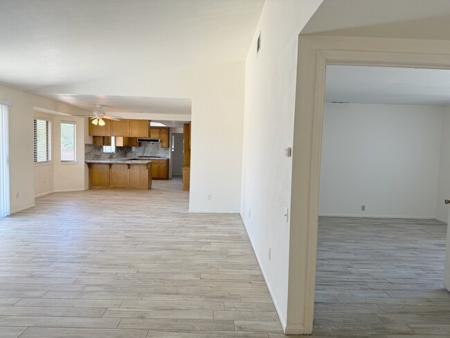 Building Photo - 14957 Mandan Rd