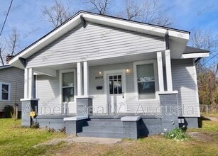 Building Photo - 2009 Starnes St