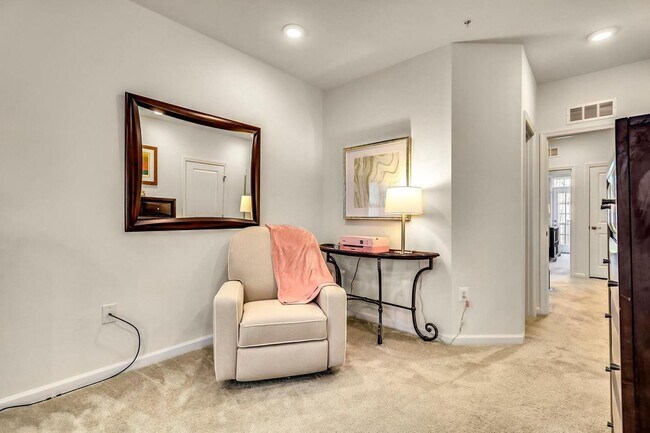 Building Photo - 10110 Dorsey Ln