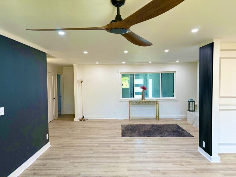 Building Photo - 303 S Promenade Blvd