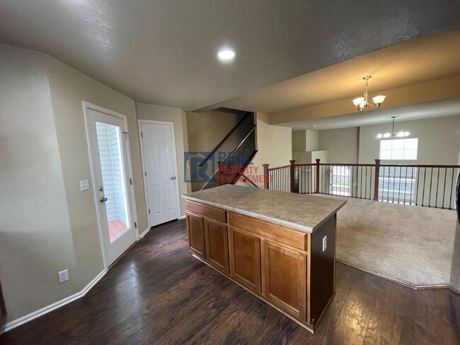 Building Photo - 2608 Stonecrop Ridge Grove