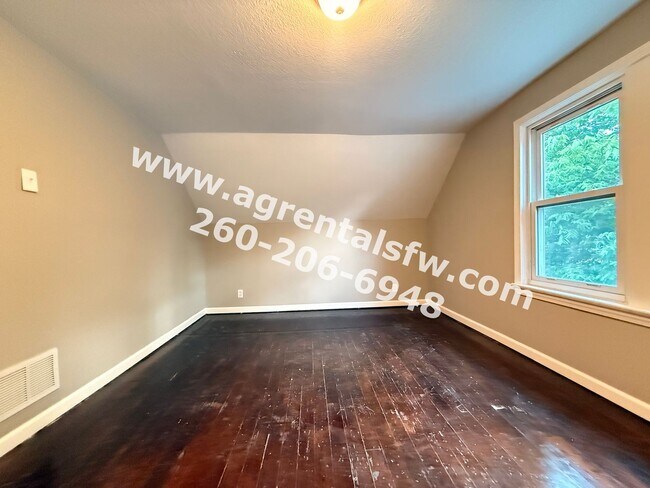 Building Photo - 3207 Dinnen Ave