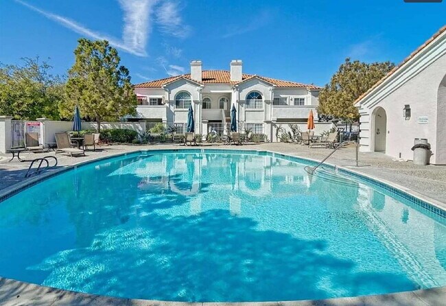 Building Photo - $4,000 - 4 Bed / 3.5 Bedroom Townhouse in Ambiance Neighborhood of San Marcos