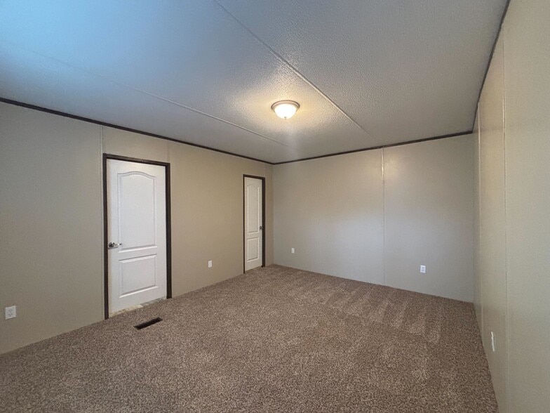 Building Photo - 1612 N 6th St