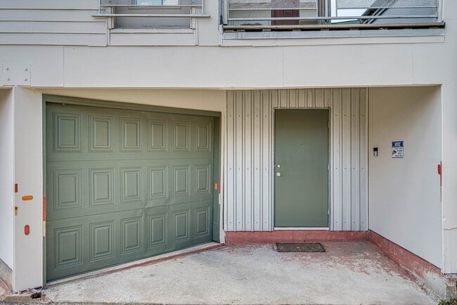 Building Photo - 1717 Missouri St