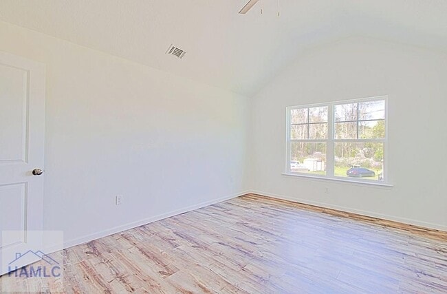 Building Photo - 89 Horsecreek Rd
