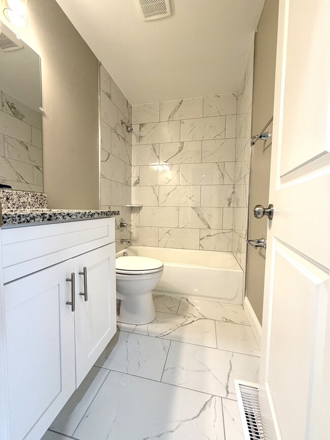 Building Photo - 1 Melissa Ln