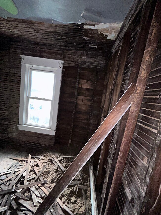 Building Photo - 606 Anderson St