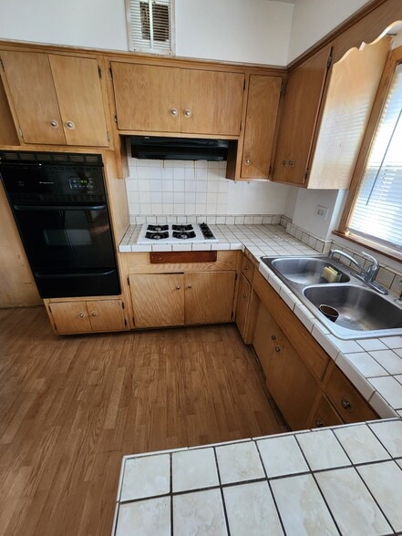 Ktichen - 2624 N 75th Ave