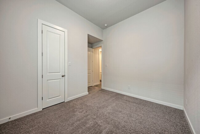 Building Photo - 4411 Hannover Wy