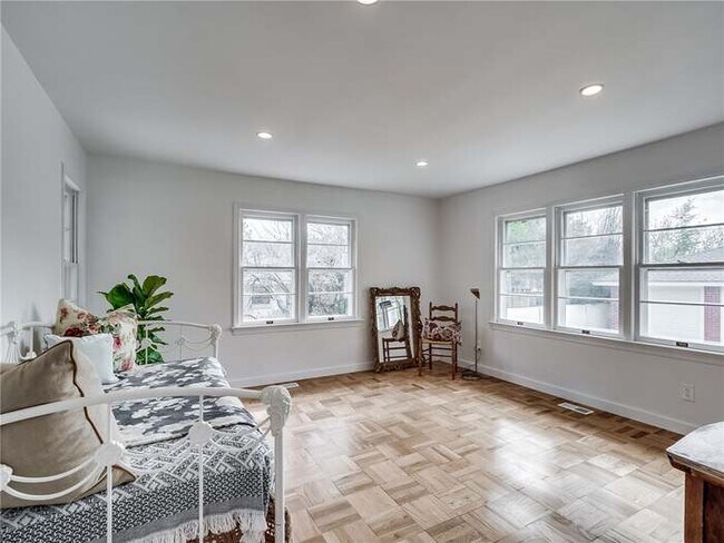 Building Photo - 2708 NW 34th St