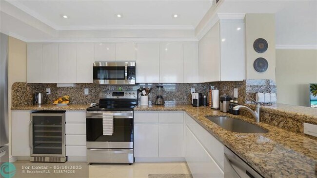 Building Photo - 3750 Galt Ocean Dr