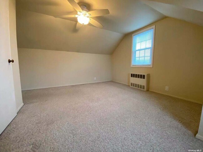 Building Photo - 17 Florence Ave