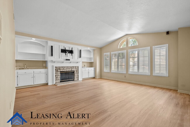 Building Photo - 28801 Shadow Valley Ln