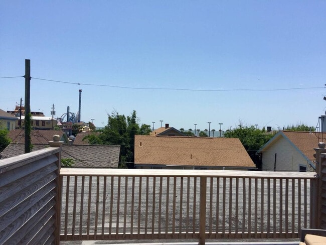 Building Photo - 2521 Avenue Q