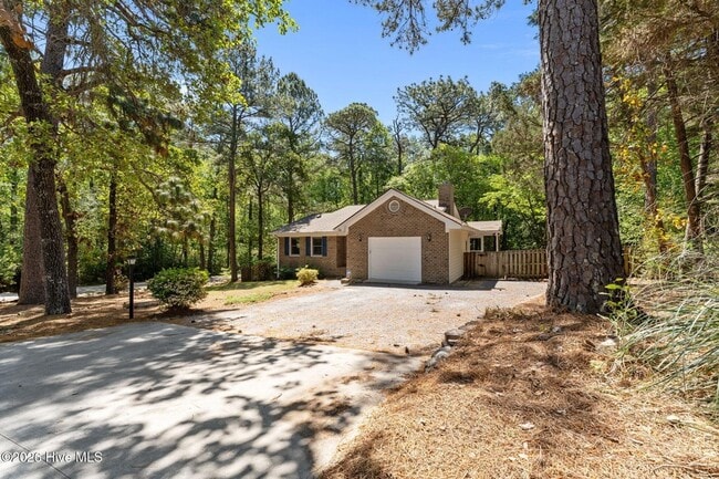 Building Photo - 24 Spring Lake Dr