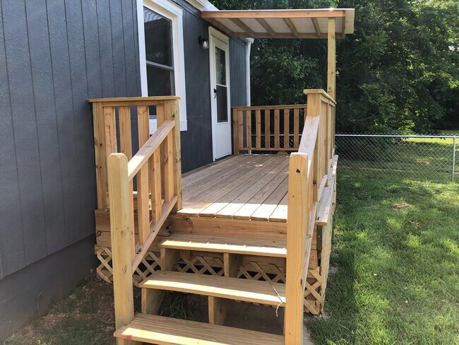 Building Photo - Single Family House For Rent - Newly Remod...