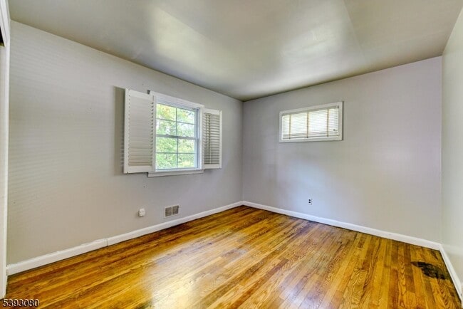 Building Photo - 109 Edgewood Dr