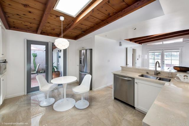 Building Photo - 7209 Draper Ave