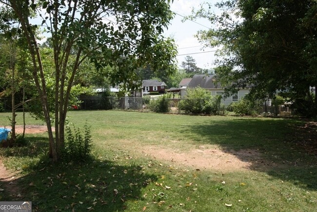 Building Photo - 222 Beechwood Cir