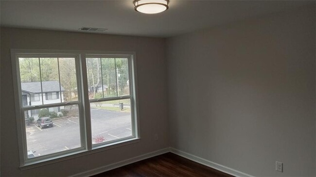 Building Photo - 2156 Park Terrace