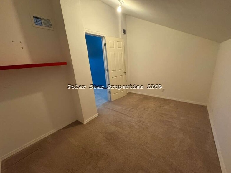 Building Photo - 767 Robin Rd