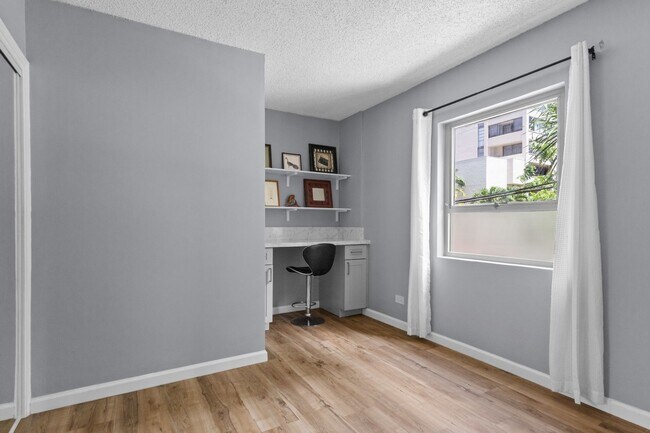 Building Photo - Experience Waikiki Living