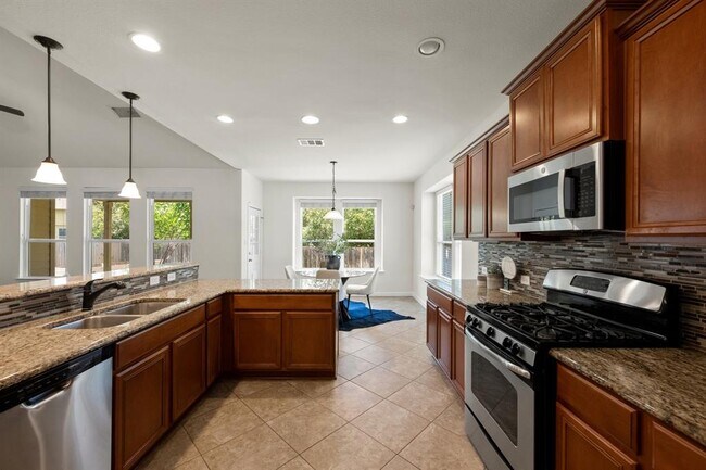 Building Photo - 608 Royal Burgess Dr