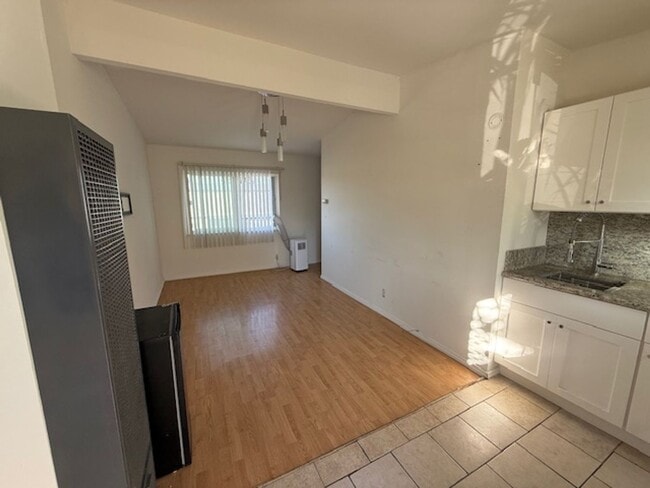 Building Photo - Paradise Manor Condo for lease