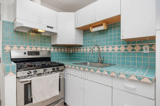 Building Photo - 754 Del Riego Ave