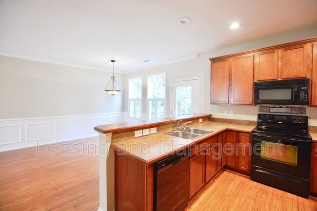 Building Photo - 1402 Hamlin Park Cir