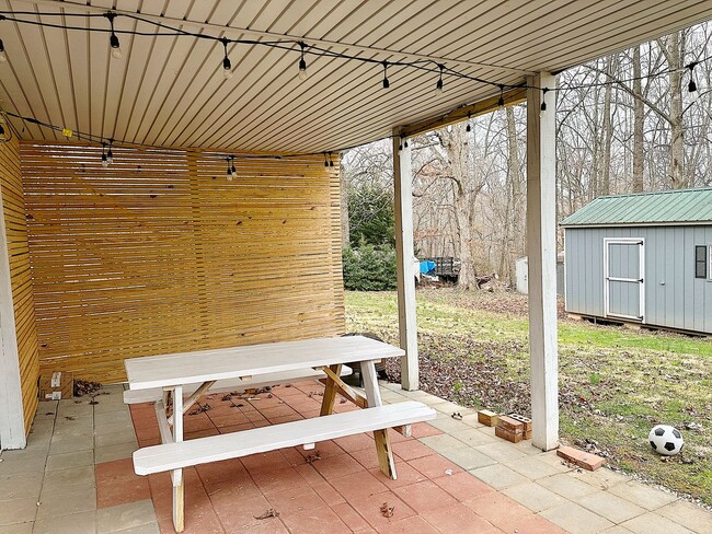 Building Photo - 5 Bed / 3 Bath Home with Finished Basement