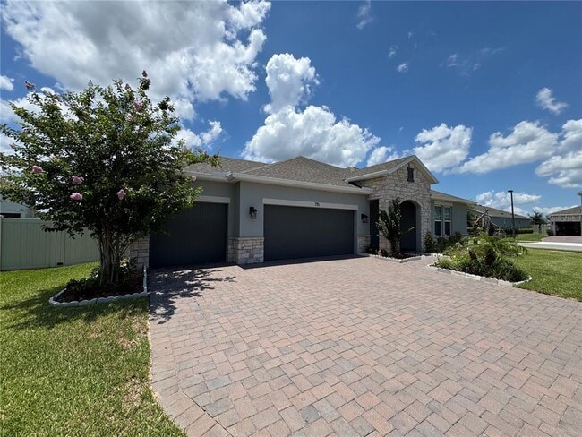 Building Photo - 715 Blue Citrus Ln