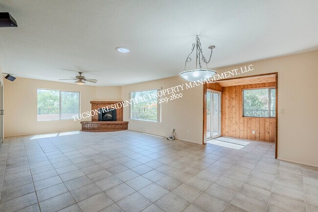 Building Photo - 5084 N Camino Del Lazo