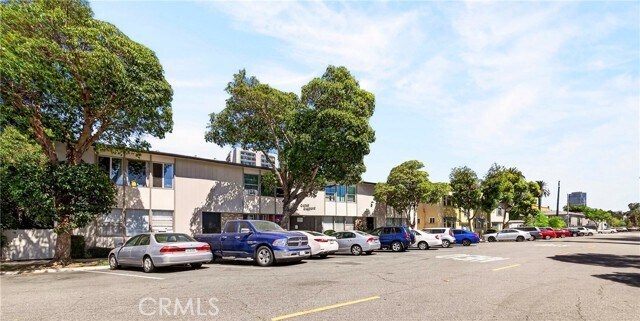 Building Photo - 728 Cedar Ave