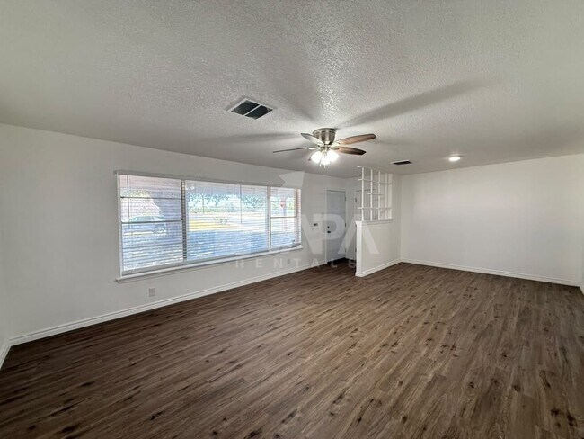 Building Photo - 3602 Skylark Ave