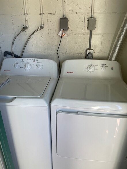 Washer & Dryer - 2866 Somerset Park Dr