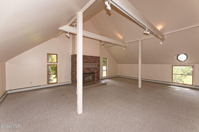 Building Photo - 1412 River Rd