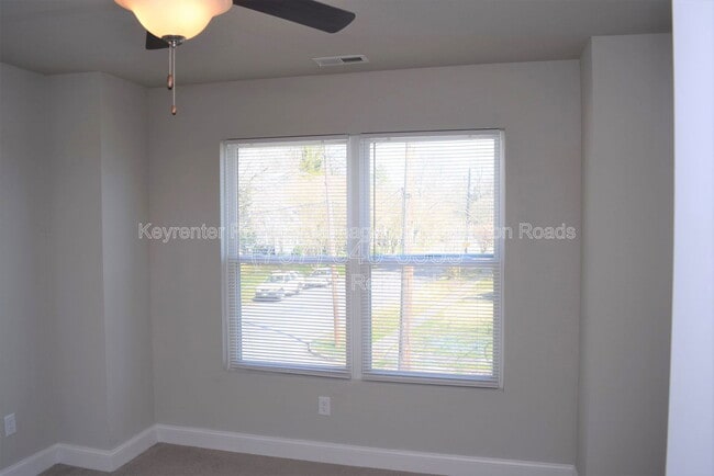 Building Photo - 1 Worden Pl