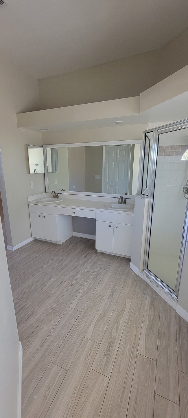 Building Photo - 2519 Tansboro Dr