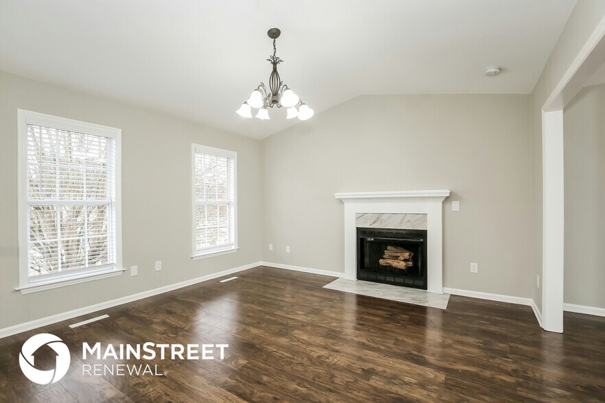 Building Photo - 440 Corbin St