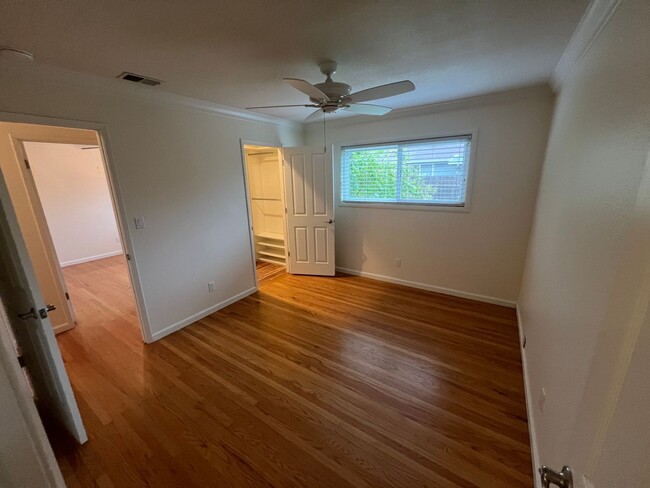 Building Photo - 3 bed / 2 Bath | Davis Slide Hill Park Hom...